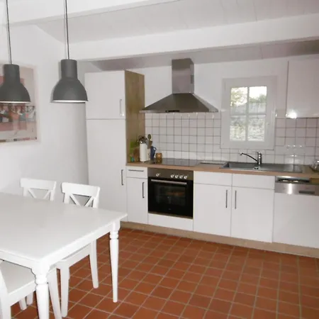 Maison Renovee Avec Jardin, Pres De La - 5 Pers, Parking - Fr-1-823-48 * La Gueriniere