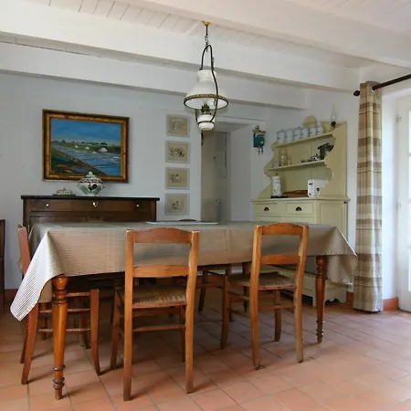 Holiday home Maison Renovee Avec Jardin, Pres De La - 5 Pers, Parking - Fr-1-823-48