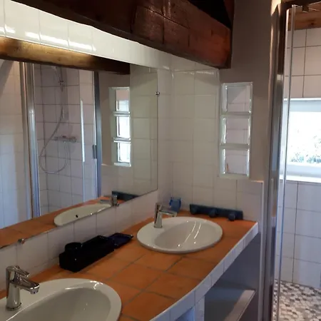Maison Renovee Avec Jardin, Pres De La - 5 Pers, Parking - Fr-1-823-48 Holiday home *
